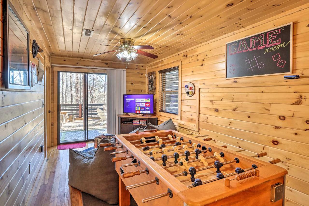 Casa vacanze Log With Hot Tub And Game Room! Blue Ridge