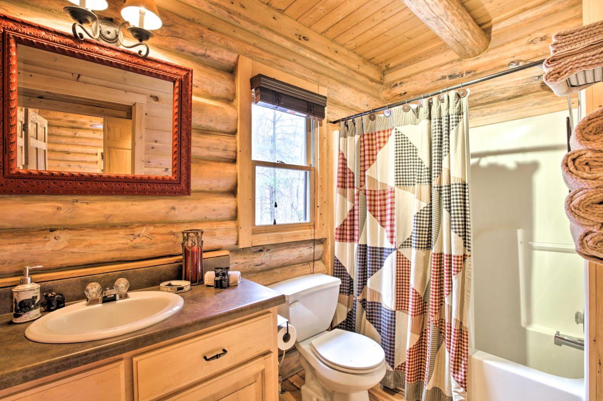 Casa vacanze Log With Hot Tub And Game Room! Blue Ridge