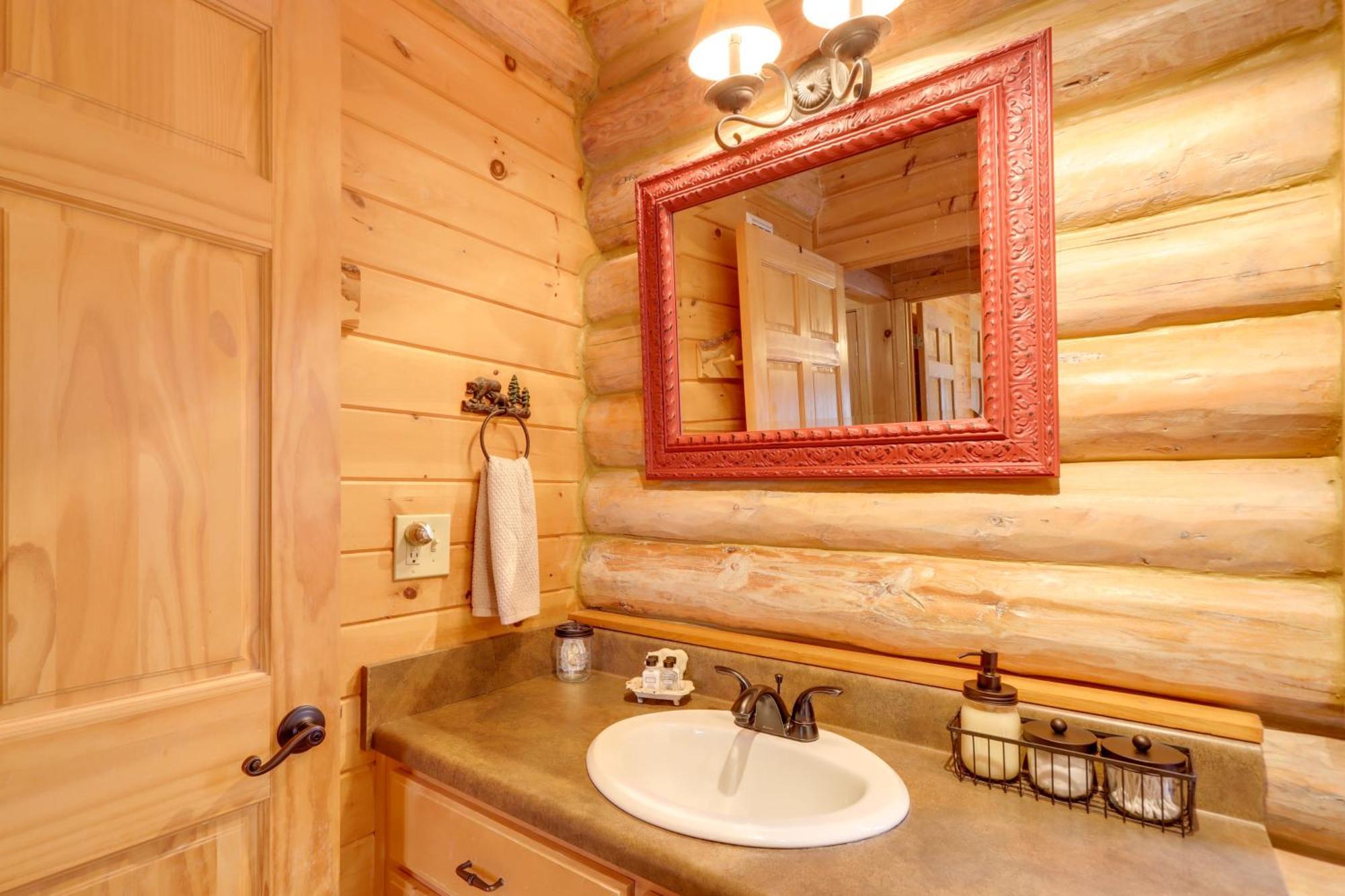Log With Hot Tub And Game Room!