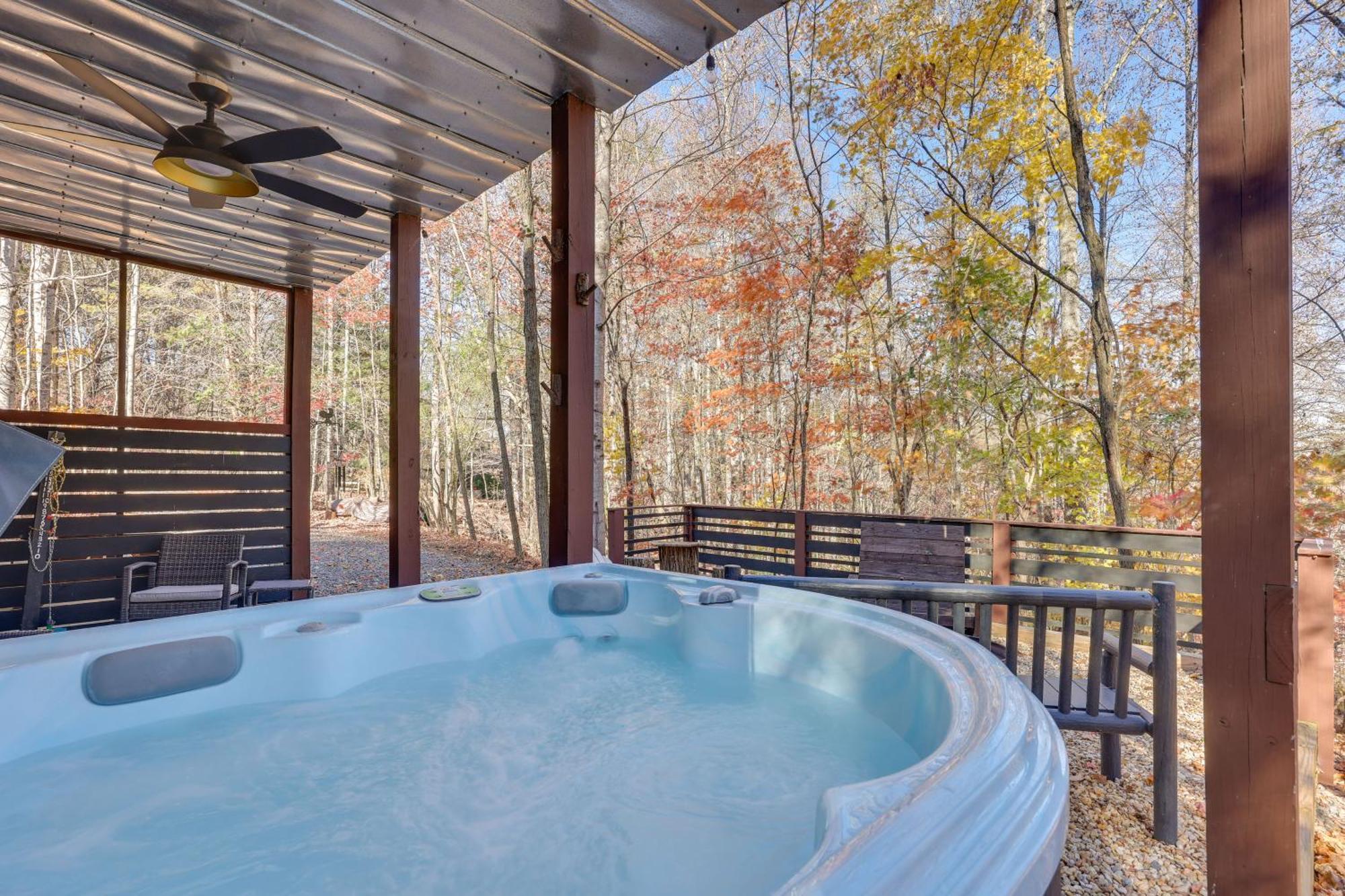 Log With Hot Tub And Game Room! * Blue Ridge