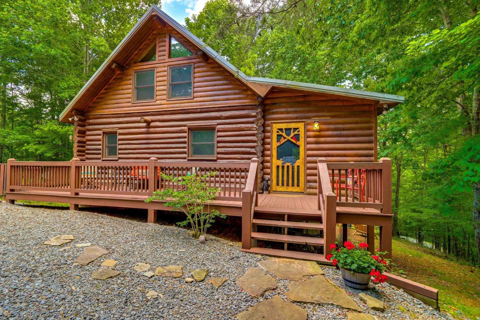 Casa vacanze Log With Hot Tub And Game Room! Blue Ridge